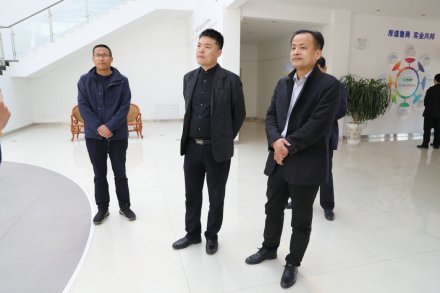 墾利區(qū)委常委、副區(qū)長(zhǎng)宋晉民到萬得福調(diào)研