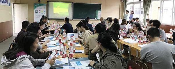 升華教育情懷，啟航生涯夢想——成都市中學教師生涯培訓與教育咨詢活動